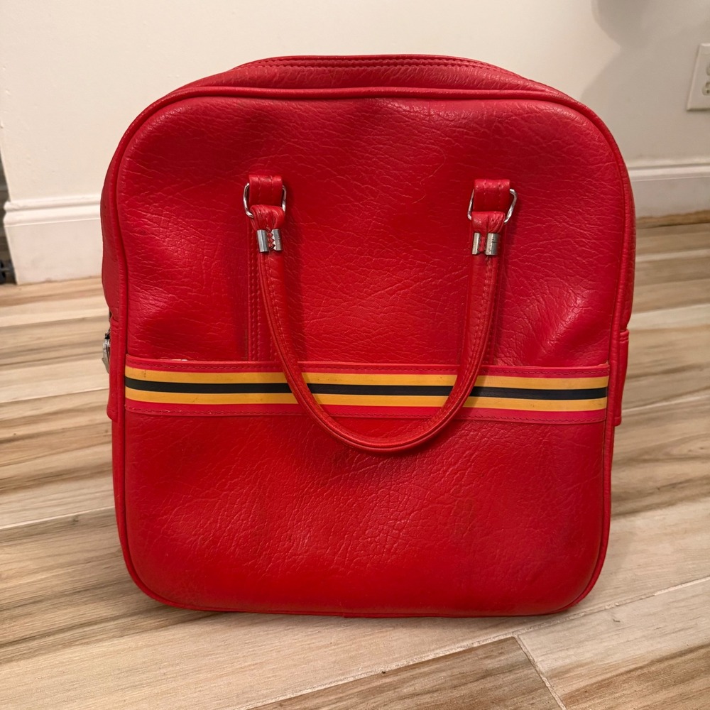 Amelia Earhart Vintage Red Flight Bag Retro Racing Stripe Carry On Luggage